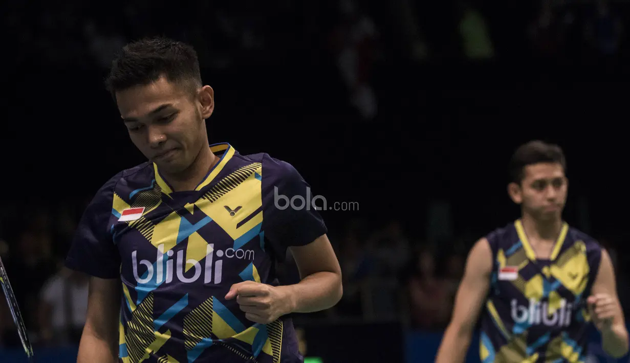 Ganda putra Indonesia, Fajar Alfian/Rian Ardianto, berhasil mengalahkan ganda Thailand, Kittinupong Kedren/Dechapol Puavaranukroh, pada BCA Indonesia Open di JCC, Jakarta, Jumat (16/6/2017). (Bola.com/Vitalis Yogi Trisna)