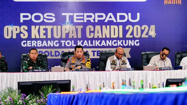 Kapolri Jenderal Listyo Sigit Prabowo usai meninjau kesiapan mudik di Gerbang Tol Kalikangkung KM 414, Semarang, Jawa Tengah, pada Rabu (3/4/2024)