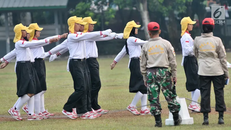 PHOTO: Semakin Matang, Calon Paskibraka 2017 ikuti Latihan Menaikan dan Menurunkan Bendera