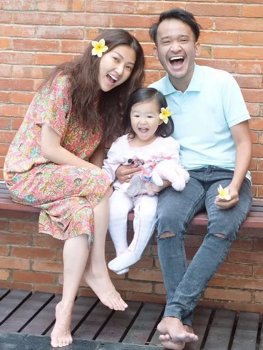 Ruben Onsu, salah satu selebriti yang bisa menghibur dirinya di tengah kemacetan. Orang yang kebanyakan suntuk, Ruben bahkan membuat suasana macet menjadi hal yang menyenangkan. (Instagram/ruben_onsu)