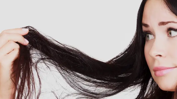 [Bintang] Eksperimen Aneh, Ini Kondisi Rambut Saat Absen Keramas Seminggu!