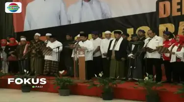 Deklarasi yang berlangsung di salah satu rumah makan di Kota Serang, Banten, diawali pembacaan deklarasi dukungan Jokowi dua periode.