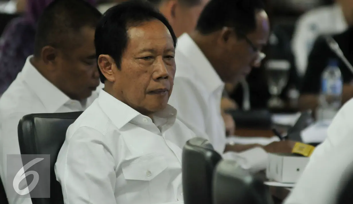 Kepala Badan Intelejen Negara (BIN) Sutiyoso saat mengikuti Raker dengan Komite I DPD RI, di Jakarta (9/2). Raker membahas tentang otonomi khusus (otsus) Papua dan Papua Barat. (Liputan6.com/Johan Tallo)