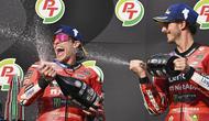Pembalap Ducati Lenovo Team, Marc Marquez dan Pecco Bagnaia (c) AP Photo/Kittinun Rodsupan
