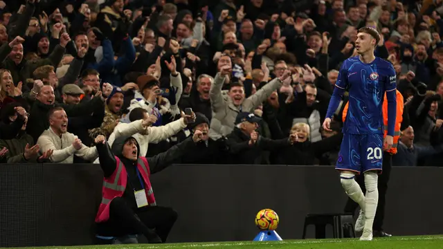 Foto: Cole Palmer Bawa Chelsea Gusur Manchester City di Tangga Klasemen Liga Inggris