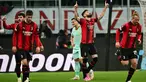 Penyerang AC Milan, Olivier Giroud (kedua kanan) melakukan selebrasi setelah mencetak gol saat pertandingan leg pertama Babak 16 Besar Liga Europa 2023/2024 melawan SK Slavia Praha di Stadion San Siro, Milan pada 7 Maret 2024. (GABRIEL BOUYS/AFP)