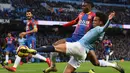 Dengan harga mahal, Aaron Wan-Bissaka harus mampu membuktikan kapasitasnya bersama Manchester United. (Photo by Oli SCARFF / AFP)
