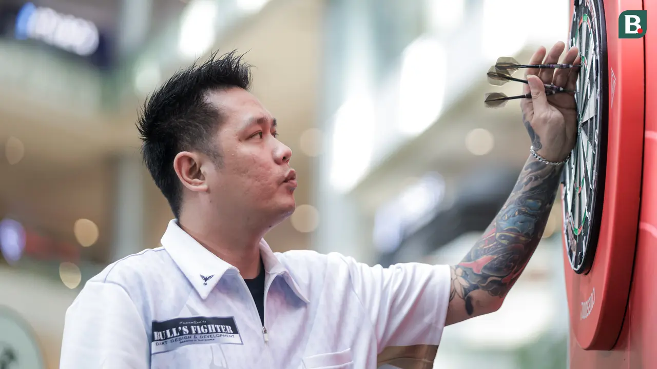 Foto: Sempat Hilang Fokus, Tirta Supardjo Pertahankan Mahkota Kemenangan Darts National Competition 2025 Series 6 setelah Lalui Final Sengit