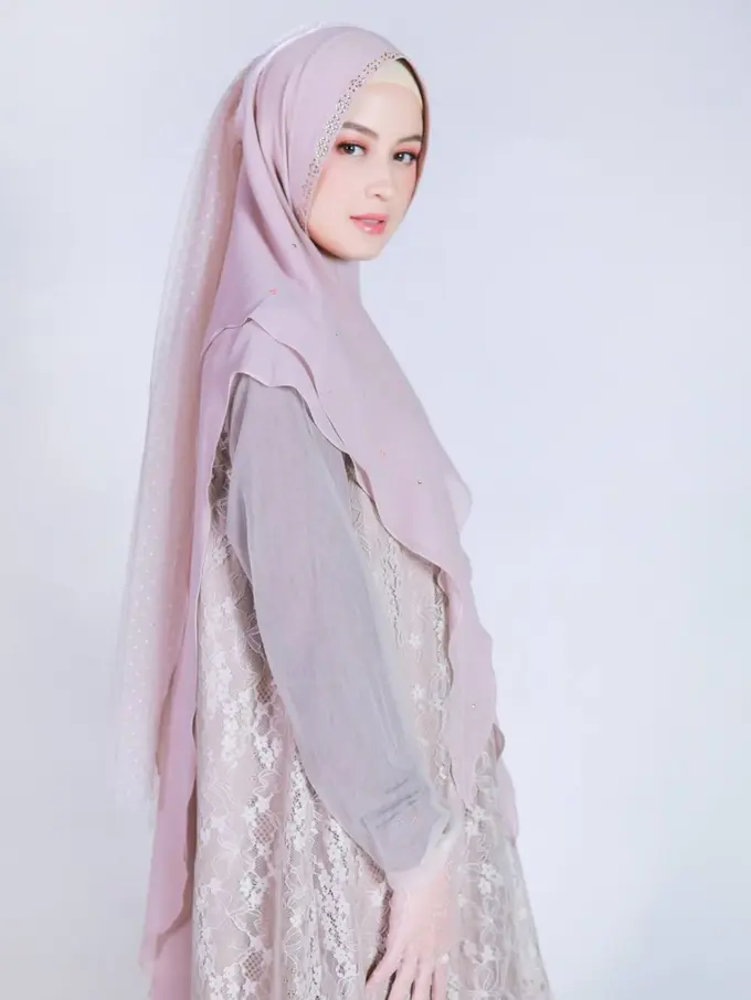 Kompilasi Gaya Hijab Elegan ala Kimberly Ryder (Instagram/@kimbrlyryder)