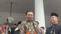 Mantan Gubernur Jakarta Basuki Tjahaja Purnama (Ahok) dan Anies Baswedan saat menghadiri acara Bentang Harapan JAKasa di Balai Kota Jakarta, Selasa (31/12/2024). (Liputan6.com/Winda Nelfira)
