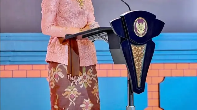 Kebaya Ibu Wakil Presiden Selvi Ananda yang Dikenakan di Awal Tahun 2025. [@rampainusantara_official]