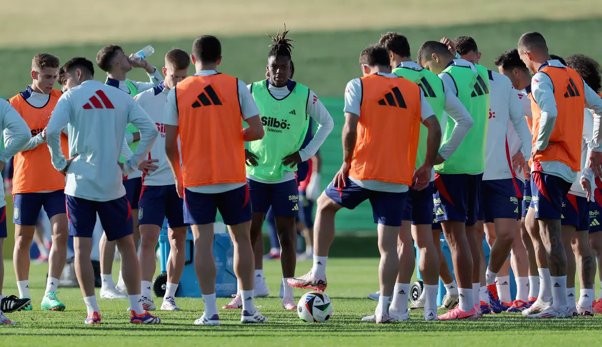 Untuk Euro 2024, Real Sociedad justru menjadi tim yang paling banyak menyumbang perwakilanya di tim berjuluk La Furia Roja itu. (LLUIS GENE / AFP)