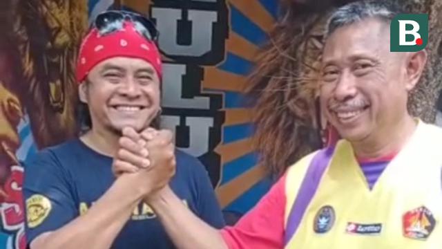 Persikmania dan Aremania