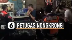 Perekam kecewa karena perlakuan yang berbeda pada masyarakat lain.