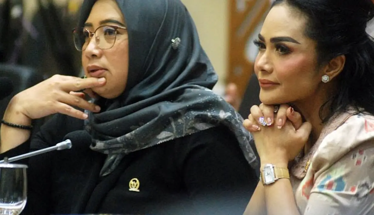 Krisdayanti menjelaskan bahwa Rancangan Undang-Undang Pengawasan Obat dan Makanan penting untuk segera disahkan. “Anggota Komisi IX bertindak sebagai pengusul RUU WASPOM. Urgency dari pengesahan RUU ini salahsatunya menindaklanjuti masalah kondisi kesehatan masyarakat salahsatunya yang sedang bergulir seperti gagal ginjal akut,” cuitnya. (Foto: Dok. Instagram @krisdayantilemos)