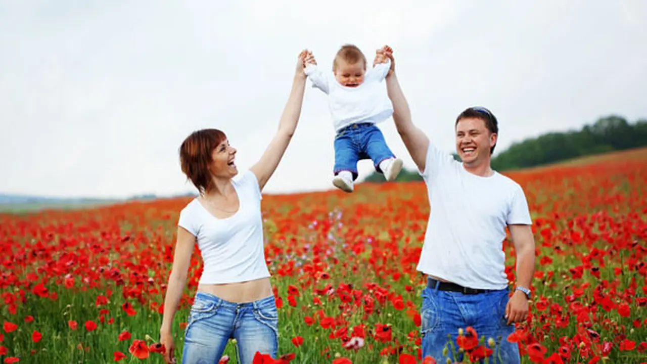(c) shutterstock