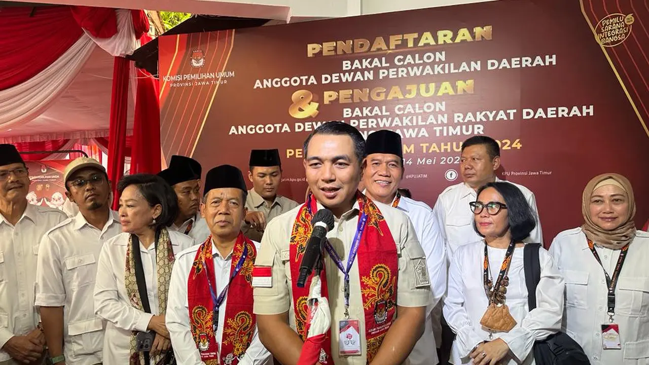 Jajaran DPD Gerindra saat mendaftarkan calegnya ke KPU. (Dian Kurniawan/Liputan6.com)
