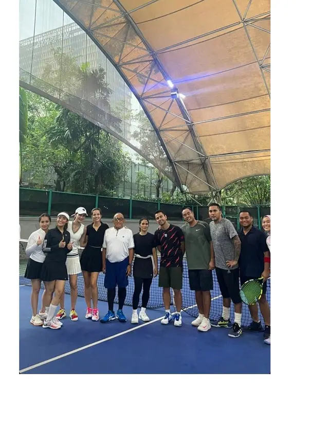 6 Potret Nagita Slavina dengan Geng Tenis RCTC, Kompak Banget