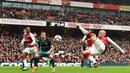Gelandang Arsenal, Jack Wishere, berupaya melepas tendangan saat melawan Southampton pada laga Premier League di Stadion Emirates, London, Minggu (8/4/2018). Arsenal menang 3-2 atas Southampton. (AFP/Glyn Kirk)