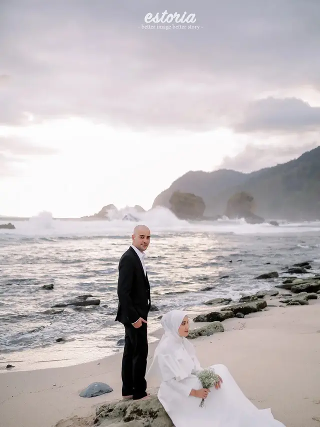 Resmi Menikah, Ini 6 Potret Prewedding Aktor Riza Shahab dan Sonia Alattas