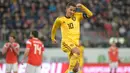 Gelandang Belgia, Eden Hazard, merayakan gol yang dicetaknya ke gawang Rusia pada laga Kualifikasi Piala Eropa 2020 di Gazprom Arena, Saint Petersburg, Sabtu (16/11). Rusia kalah 1-4 dari Belgia. (AFP/Olga Maltseva)