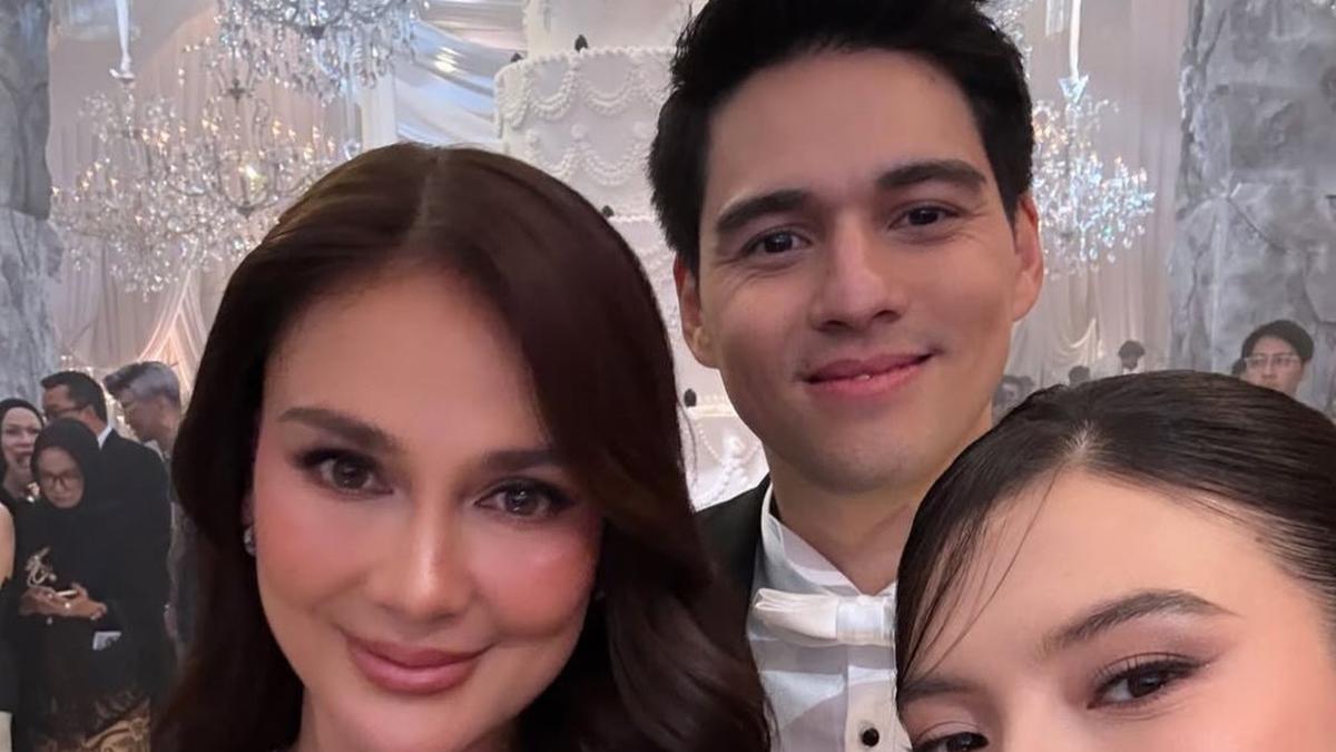 Gaya President Jomblo Indonesia, Raline Shah di Resepsi Pernikahan Luna Maya dan Maxime Kenakan Pakain Serba Putih dengan Aksen Anggrek