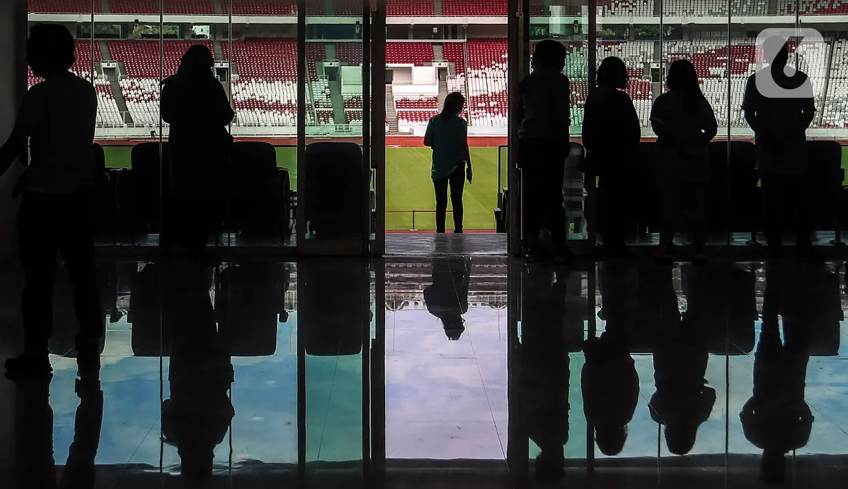 Suasana Stadion Utama Gelora Bung Karno, Senayan, Jakarta, Kamis (9/2/2023). Perawatan kebersihan stadion berkapasitas 88.083 penonton tersebut dilakukan memasuki hari ke-100 menuju kick off Piala Dunia U-20 2023 yang akan digelar di Indonesia pada 20 Mei hingga 11 Juni mendatang. (Liputan6.com/Johan Tallo)