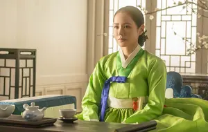 Gaya Hanbok Son Ye Jin di Drama The Scandal 2026