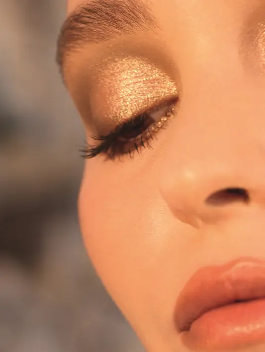 Di tahun 1920an, Gabrielle Chanel membangun sebuah rumah dari gambar dan referensi pribadinya di punggung bukit Roquebrune Cap-Martin. Rumah ini memiliki 5 jendela di atas pintu depan sebagai penghormatan untuk nomor favoritnya. Foto: Document/Chanel.