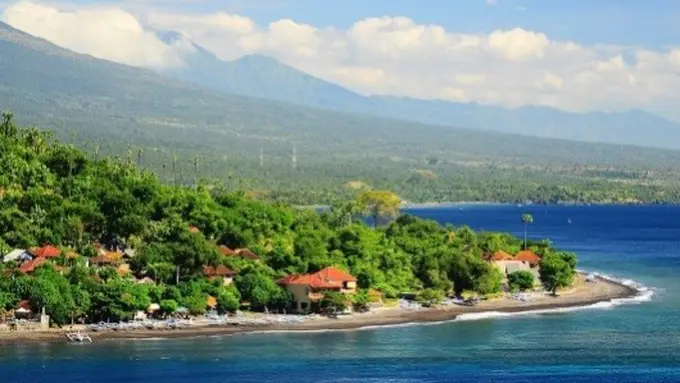 Punya Pesona Menawan, Sayangnya 7 Pulau dan Pantai di Indonesia Ini Tidak Populer