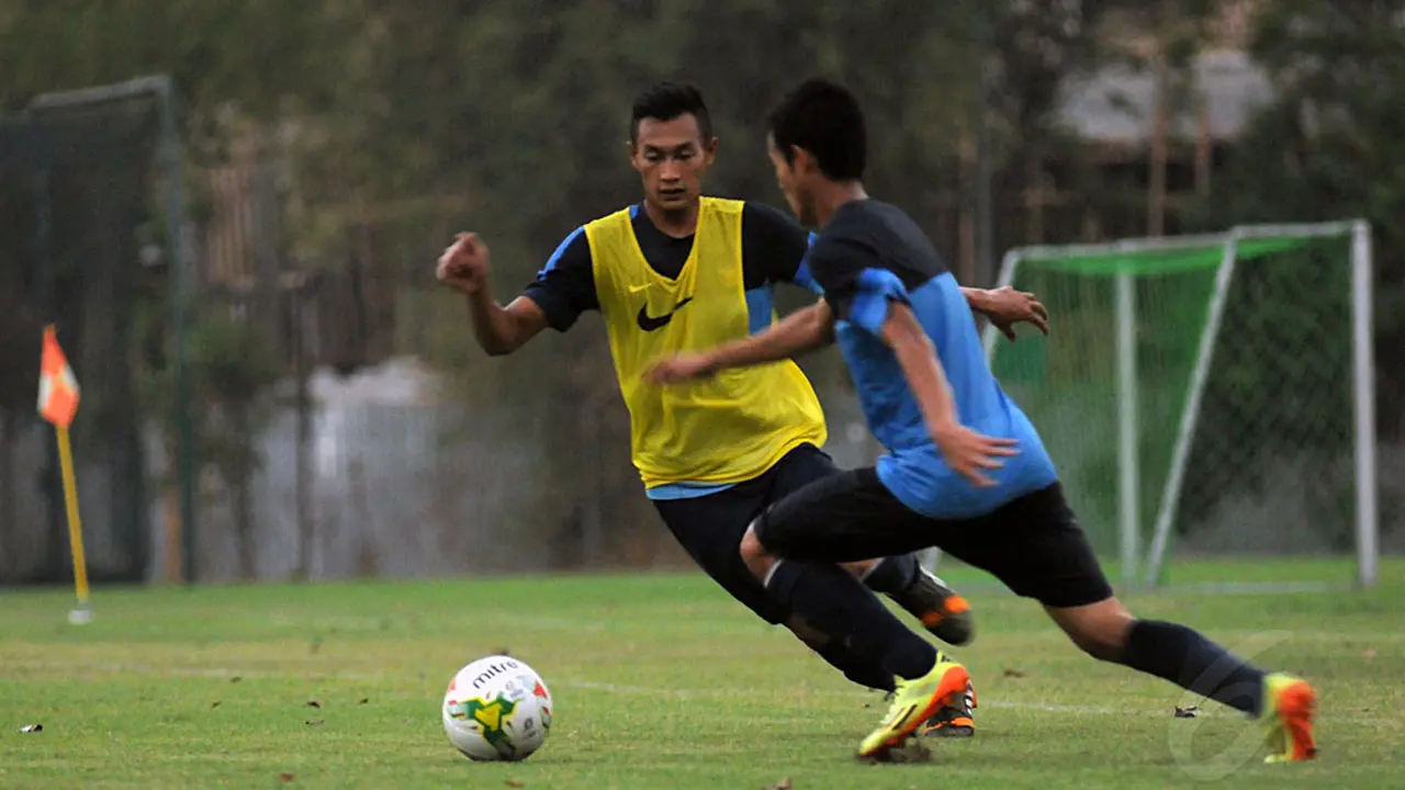 Pemain Timnas U19 Indonesia Berlatih Bersama Seniornya
