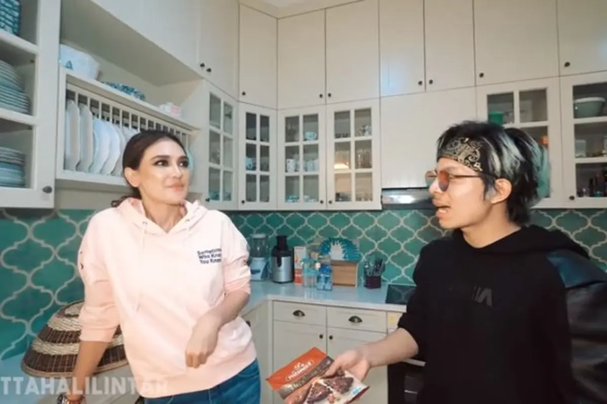 Potret dapur Luna Maya (Sumber: Youtube/Atta Halilintar)