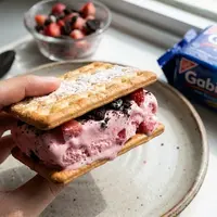 Cara membuat gabin es krim. [AI Generated]