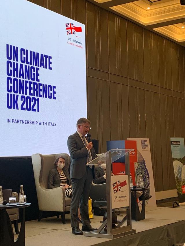Dubes Inggris untuk Indonesia dan Timor Leste, Owen Jenkins dalam briefing terkait KTT COP26, Kamis (28/10/2021).