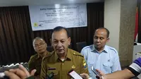 Sekretaris Daerah Provinsi Jambi M Duanto usai memimpin rapat pembentukan tim terpadu rencana strategis nasional pembangunan transmisi listrik 500 KV di Jambi. (Foto: B Santoso/Liputan6.com)