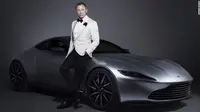 Aston Martin hanya membuat 10 mobil DB10, delapan diantaranya hancur dalam pembuatan film James Bond. (CNN)