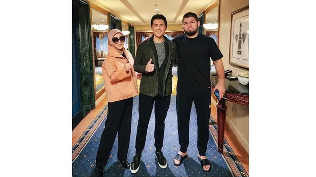 6 Potret Pertemuan Syahrini dan Artis Internasional, Terbaru dengan Takeru Satoh