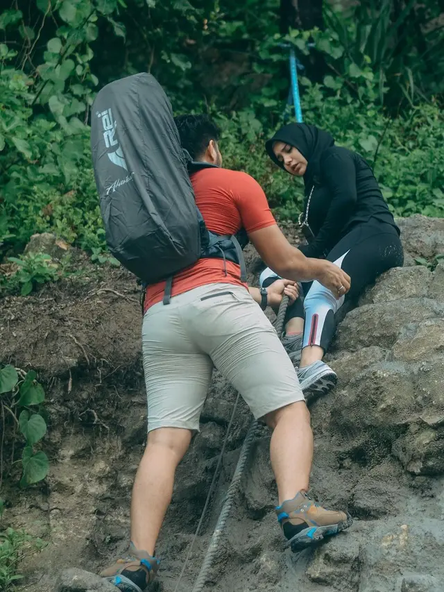 Tetap Mesra, Ini 6 Momen Ammar Zoni dan Irish Bella Camping Bareng
