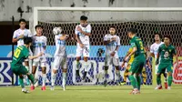 BRI Liga 1: Bonek Ancam Demo, Tuntut Sanksi Wasit Kontroversi Persebaya Vs Persela