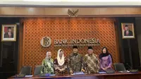 Gubernur Bank Indonesia (BI) Perry Warjiyo bersama sejumlah deputi deputi gubernur dalam konferensi pers Hasil Rapat Dewan Gubernur Bank Indonesia periode Maret 2024, Rabu (20/3/2024). (Tasha/Liputan6.com)