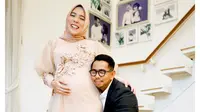 Fitri Tropica Kenang 5 Tahun Bersama Suami Jelang Melahirkan