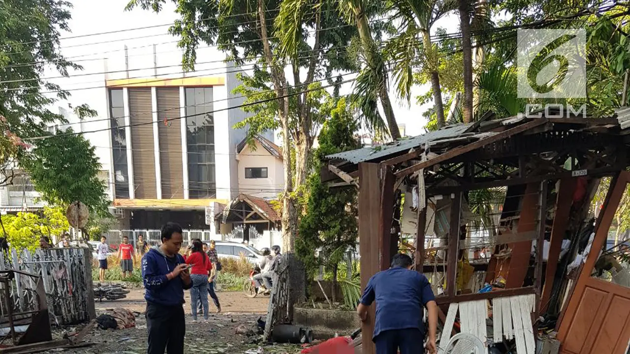 Bom Bunuh Diri Ledakan Gereja di Surabaya