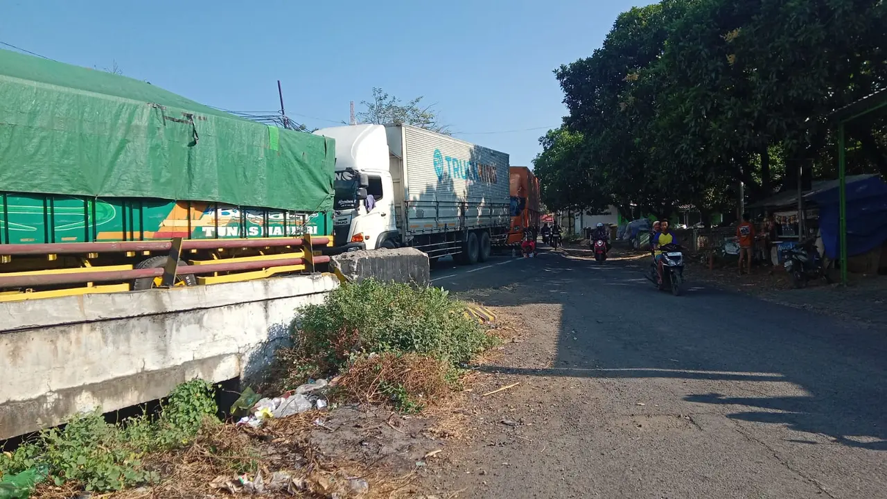 Kemacetan parah terjadi di jalur pantura Banyuwangi- Situbondo (Istimewa)