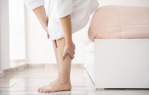 5 Ciri Varises, Dokter Sarankan Hindari Berdiri Terlalu Lama. Foto: Freepik.