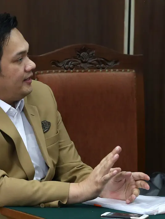 Farhat Abbas mengajukan praperadilan atas penetapan dirinya sebagai tersangka dalam kasus pencemaran nama baik atas Ahmad Dhani. (Galih W. Satria/Bintang.com)