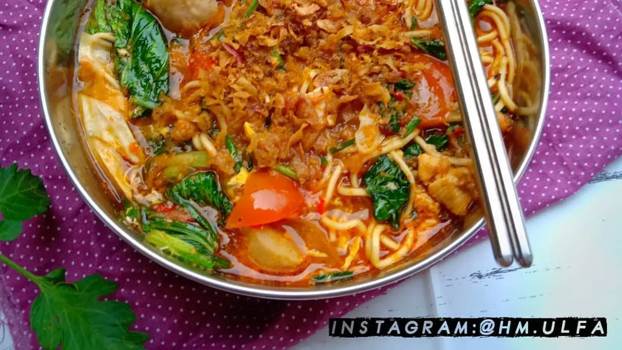 Resep Mi Tek-Tek Hangat Penghilang Lapar Saat Malam Dingin