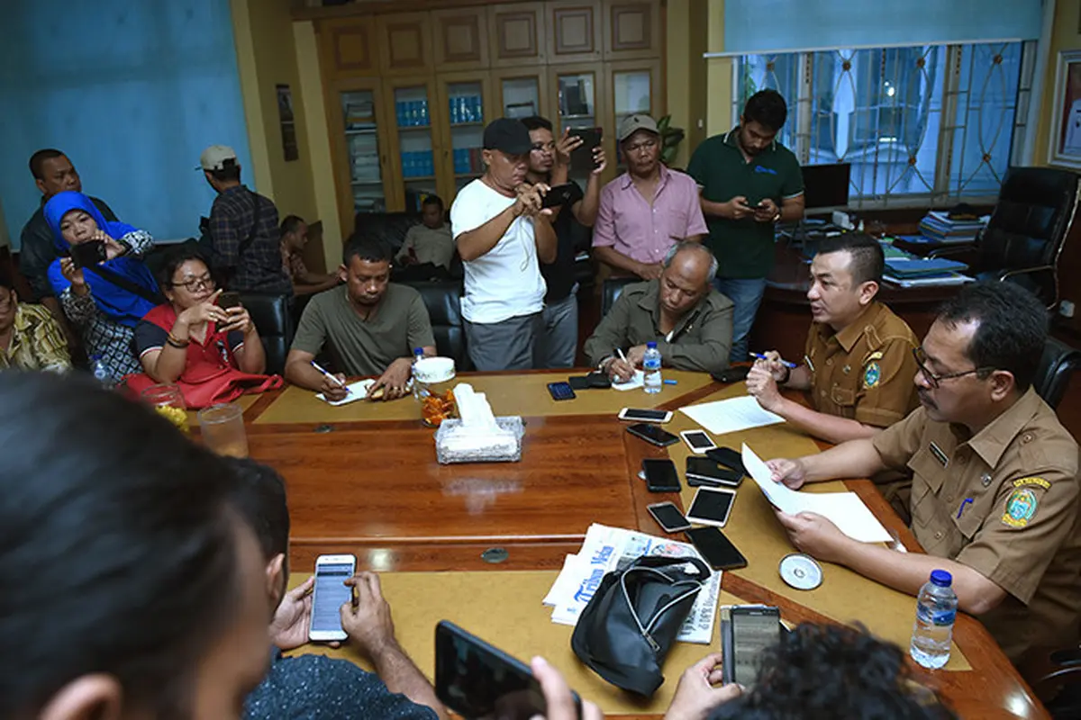 Konferensi pers terkait hilangnya uang di parkiran Kantor Gubernur Sumut
