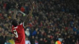 2. Striker Manchester United, Romelu Lukaku, berhasil mencetak gol pada debutnya di Liga Champions. Meski sempat bermain untuk Chelsea, bomber asal Belgia itu sebelumnya tidak pernah bermain di kompetisi tertinggi Eropa tersebut. (AFP/Oli Scarff)
