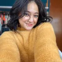 "Lama ya, dari (November) tahun 2014 aku cerai. Jadi gini, aku selama ini 'kan tinggal sendiri di apartemen. Sempat ada rasa, kayaknya ini chapter aku untuk be my self and feel happy with that itu sudah selesai," kata Marshanda. (Instagram/marshanda99)