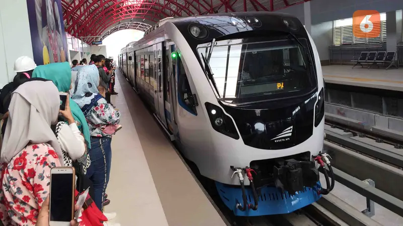 Mencoba LRT Palembang